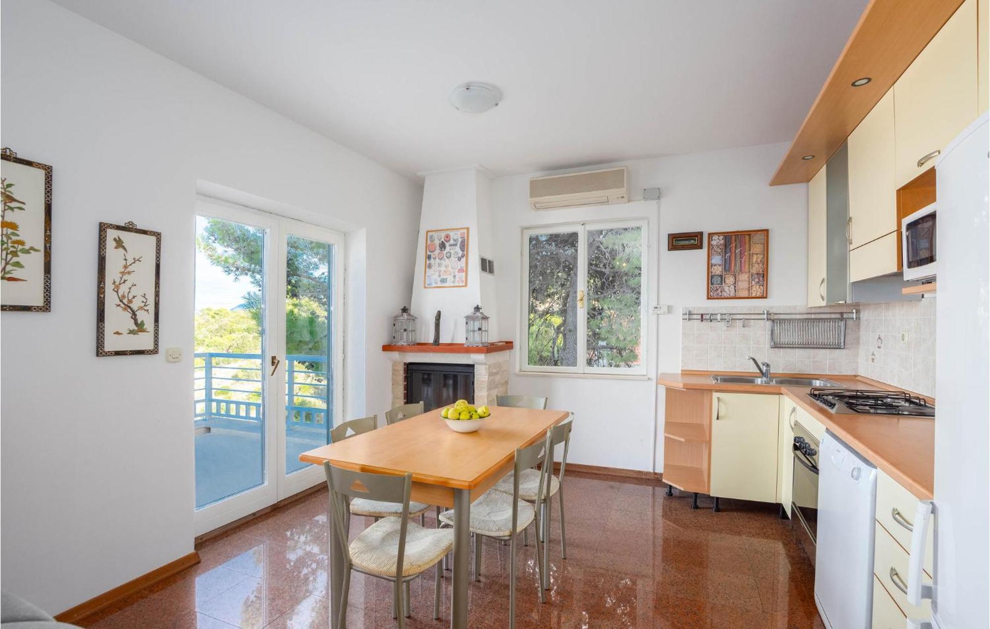 Cozy Home In Postira With Kitchen Exterior photo